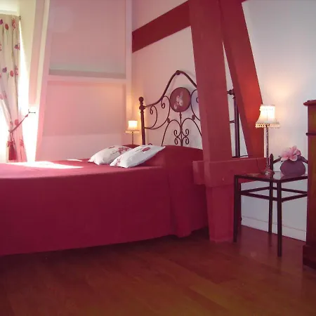 Manoir Du Petit Saint Pierre Guest house *